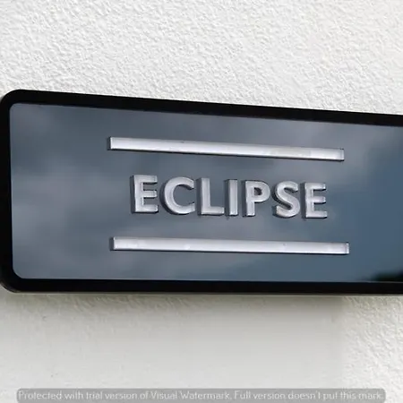 Rockaine Eclipse 公寓